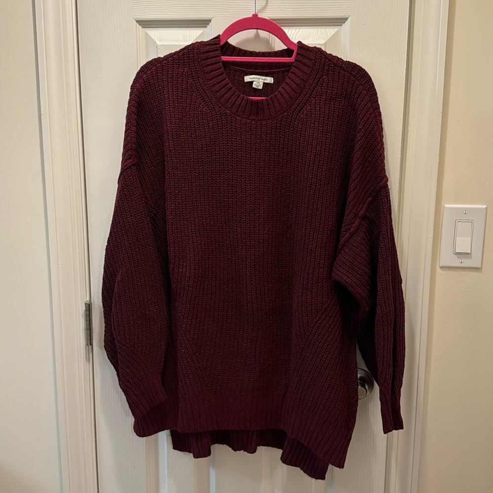 American Eagle Crew Neck Sweater